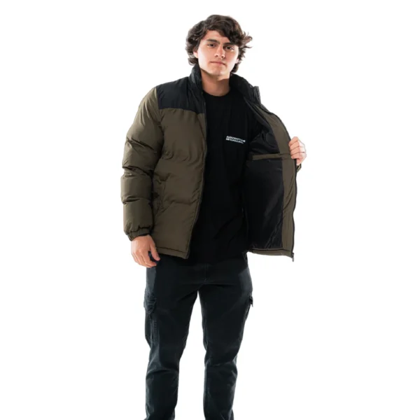 Campera Vortrek Hombre Puffer dos colores Negro-Verde militar 21117610 - Imagen 3