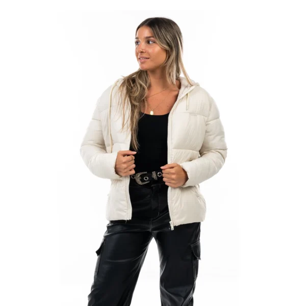 Campera Vortrek Mujer Puffer con Capucha color Blanco Marfil 21217701 - Imagen 6