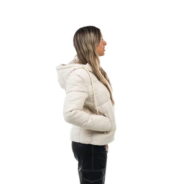 Campera Vortrek Mujer Puffer con Capucha color Blanco Marfil 21217701 - Imagen 3