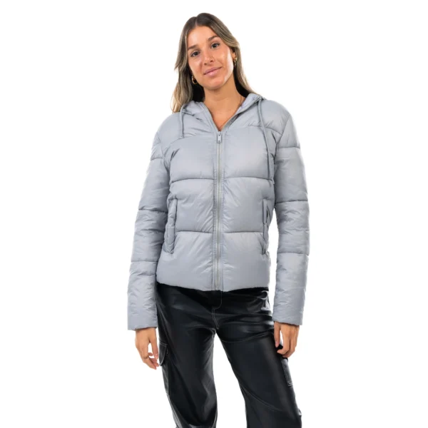 Campera Vortrek Mujer Puffer con Capucha color Gris claro 21217701 - Imagen 6