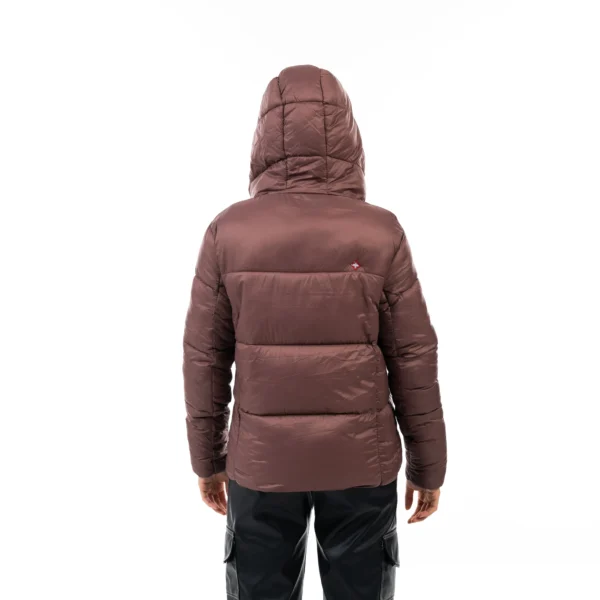 Campera Vortrek Mujer Puffer con Capucha color Marron rojizo 21217701 - Imagen 4