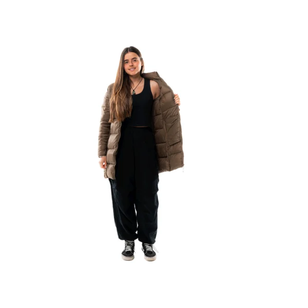 Campera Vortrek Mujer Puffer larga Capucha desmontable color Marron 221217731DDM - Imagen 2