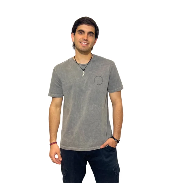 REMERA VORTREK COTTON BLACK TREK Manga Corta Hombre Color Gris - Imagen 6