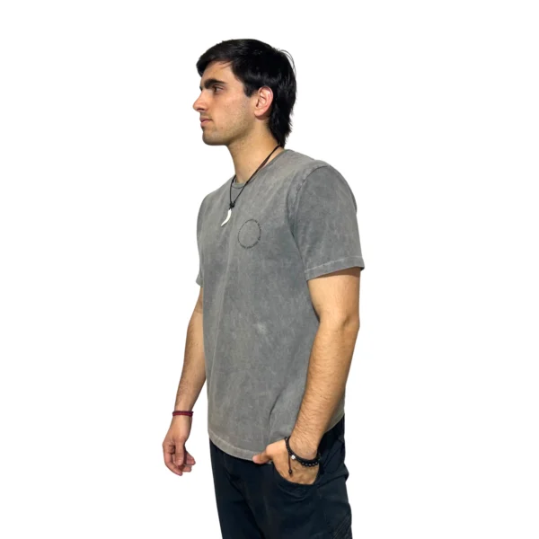 REMERA VORTREK COTTON BLACK TREK Manga Corta Hombre Color Gris - Imagen 2