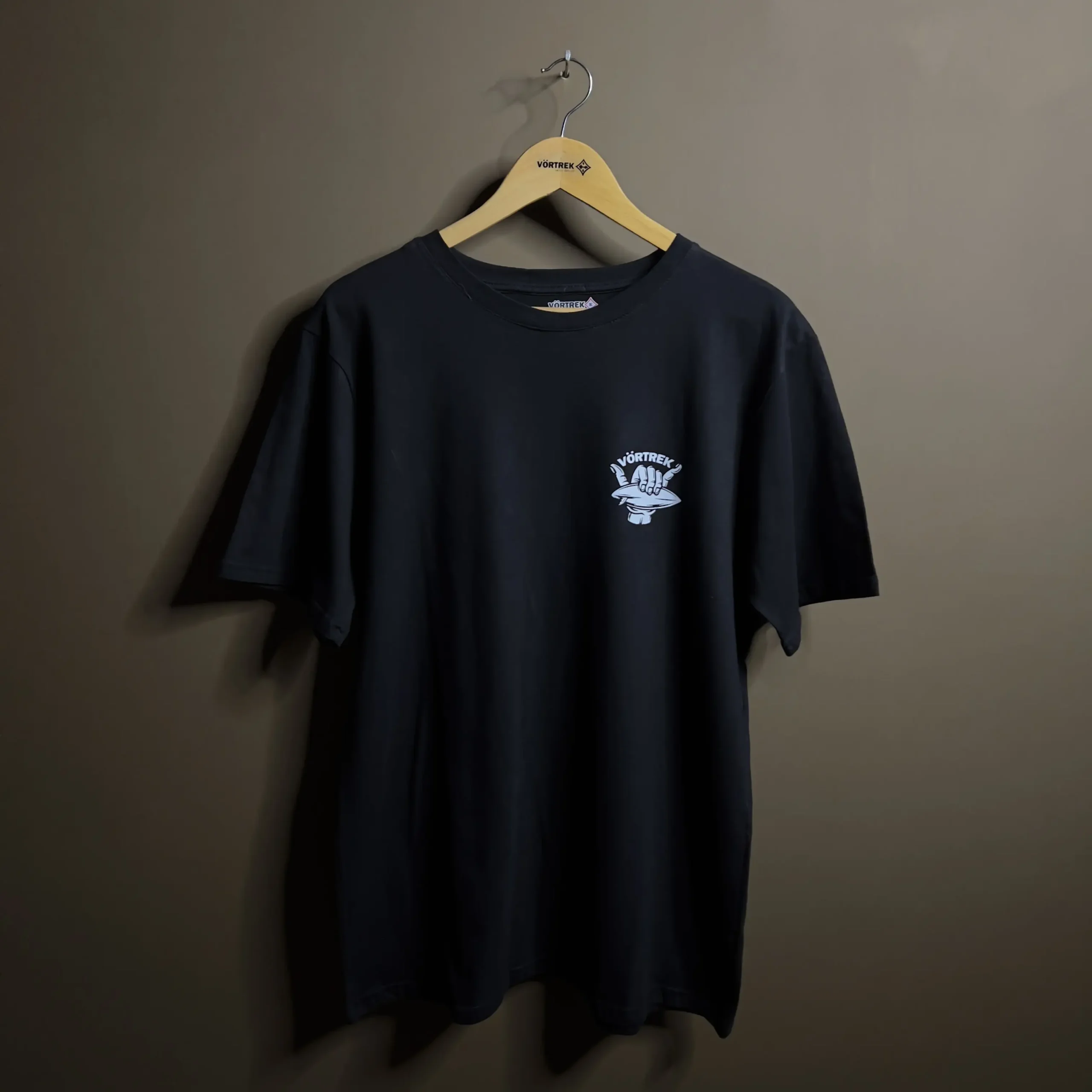 Remera VORTREK COTTON BLACK WILD AND FREE m/c hombre color negro