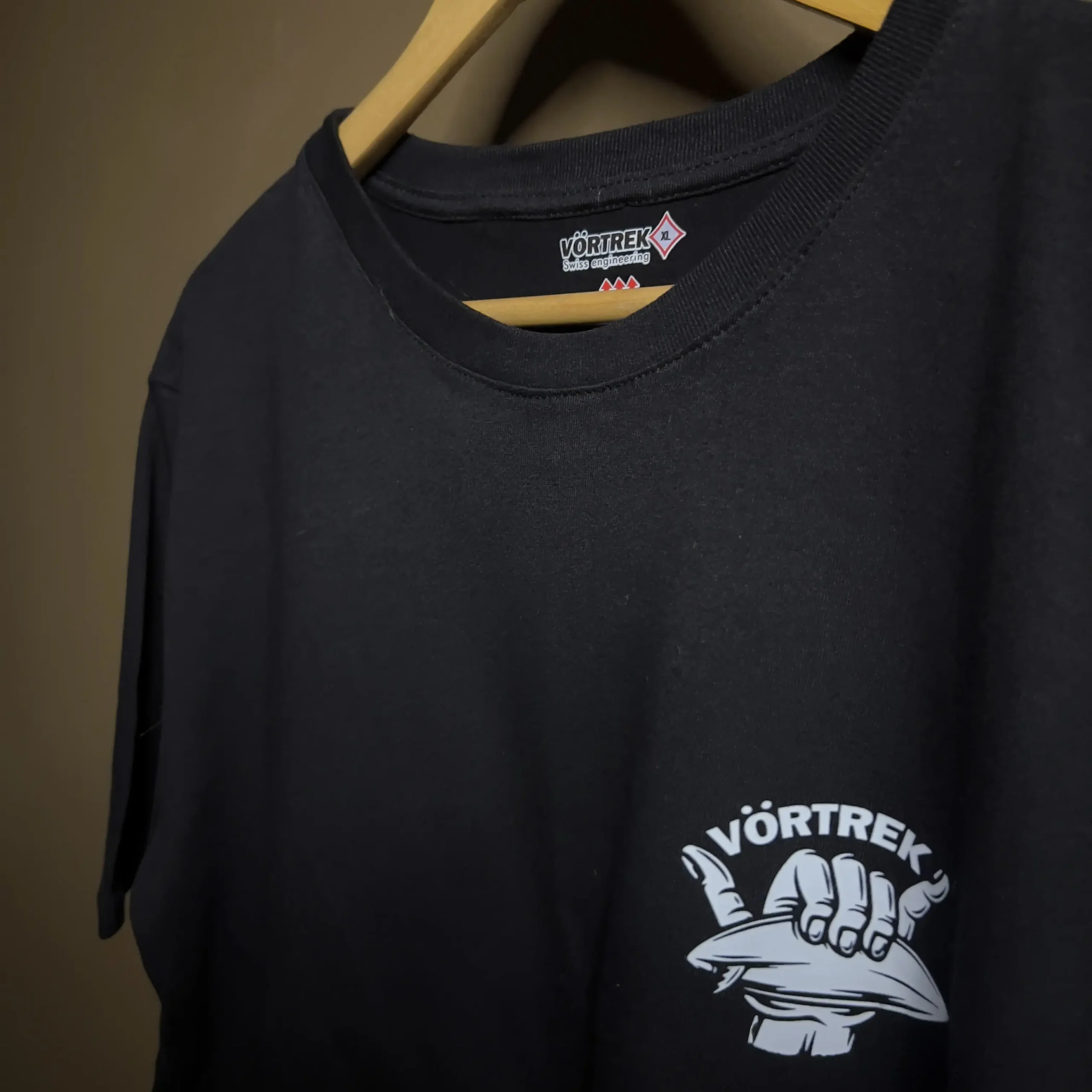 Remera VORTREK COTTON BLACK WILD AND FREE m/c hombre color negro - Imagen 3