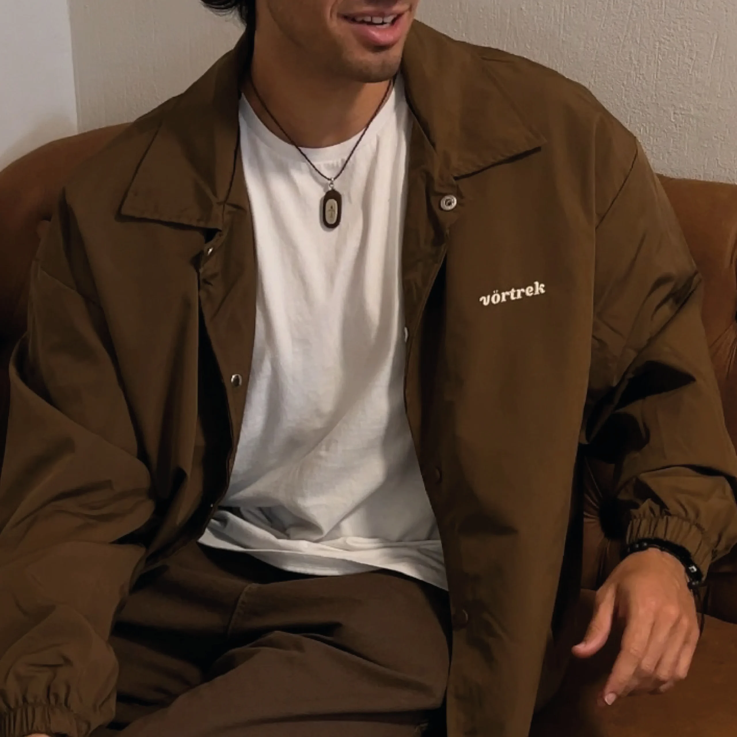 Campera Flowtrek Hombre Color Chocolate - Imagen 3