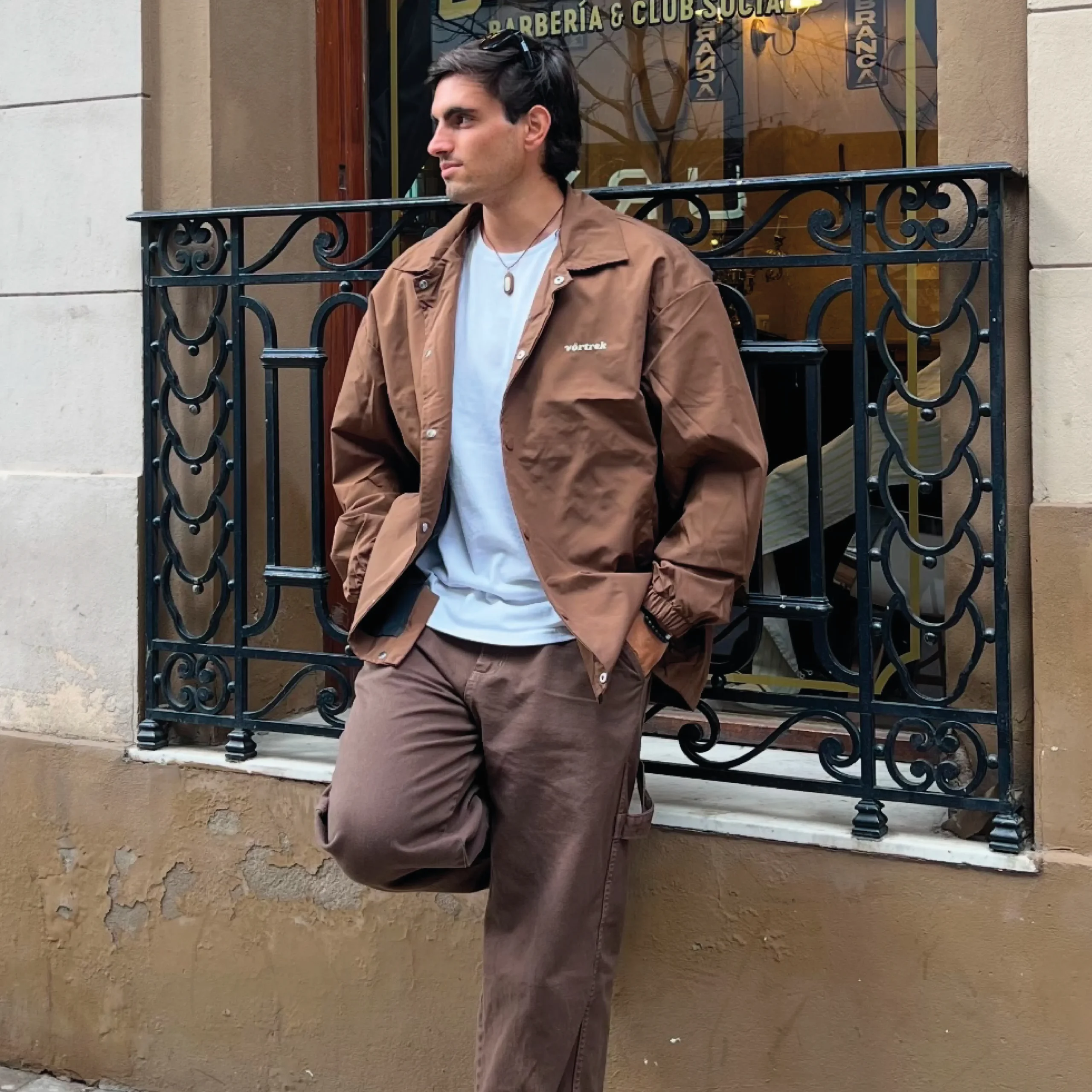 Campera Flowtrek Hombre Color Chocolate - Imagen 4