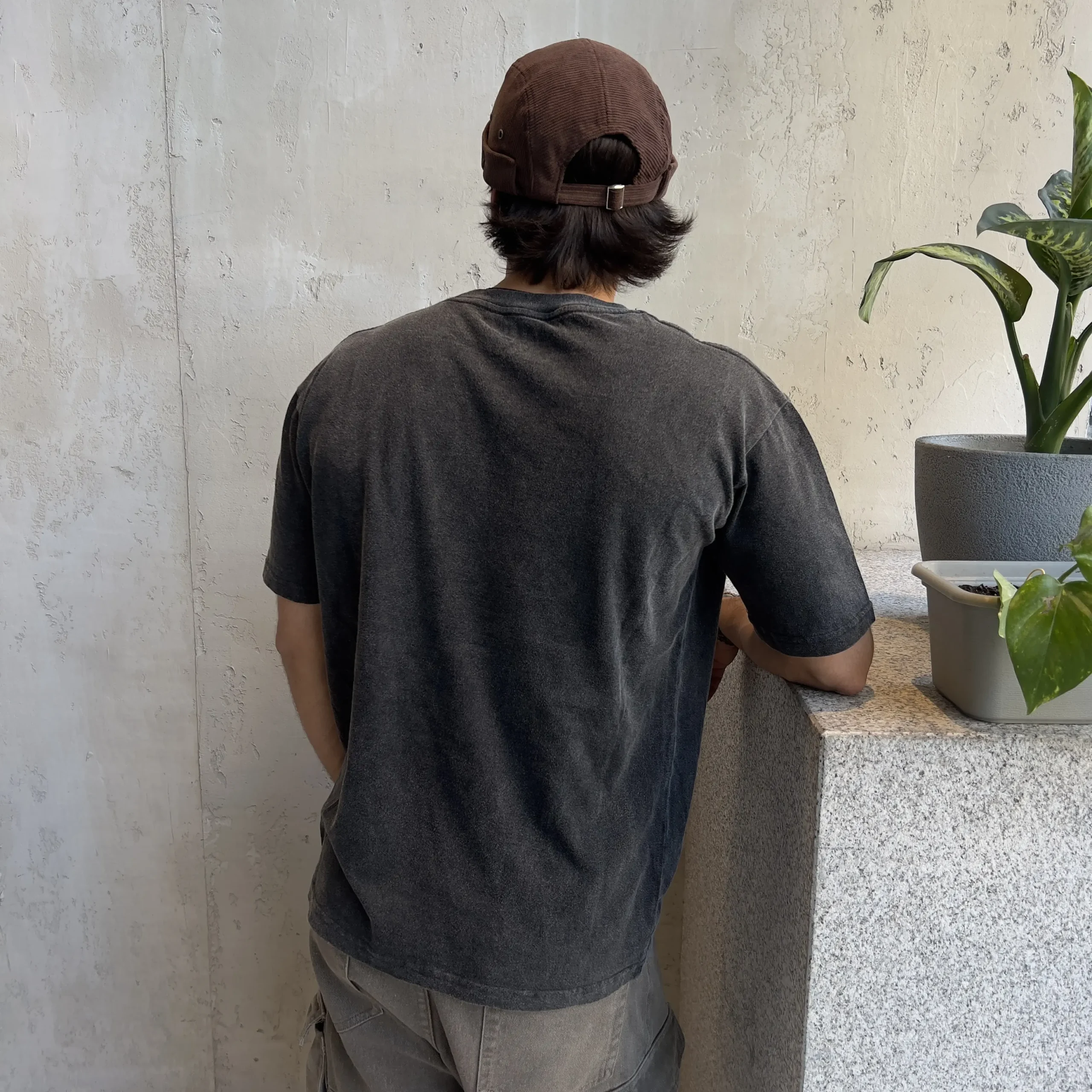 Remera drop Minimal color gris oscuro - Imagen 4